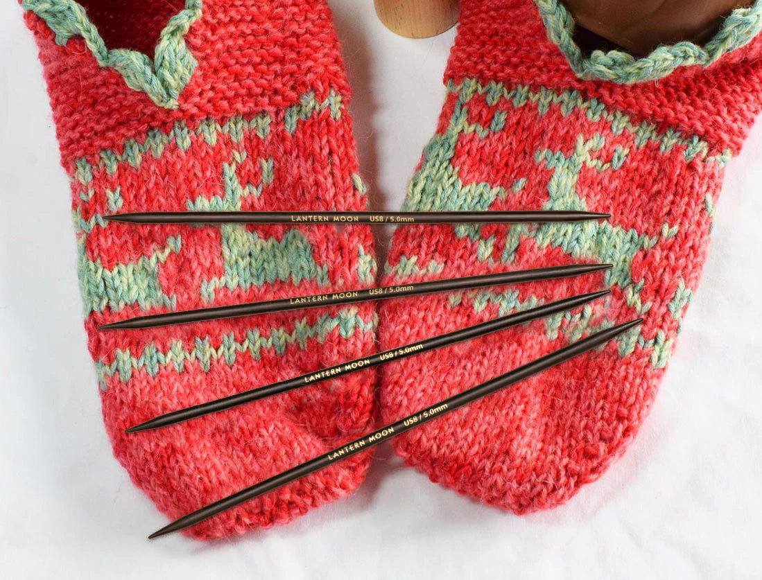 Knitting in the round with Double Pointed Needles