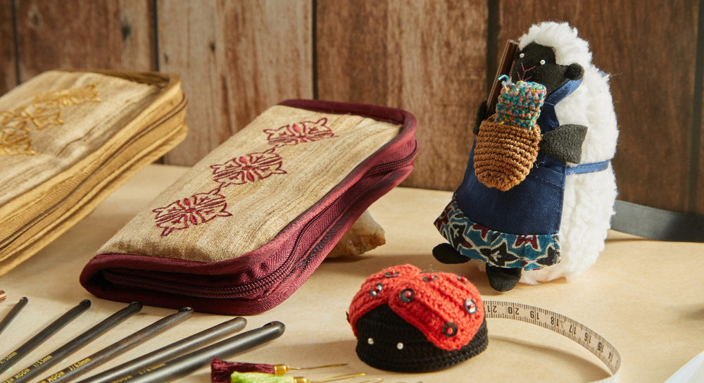 Difference between bigger and smaller crochet hook sizes and how to use them? 