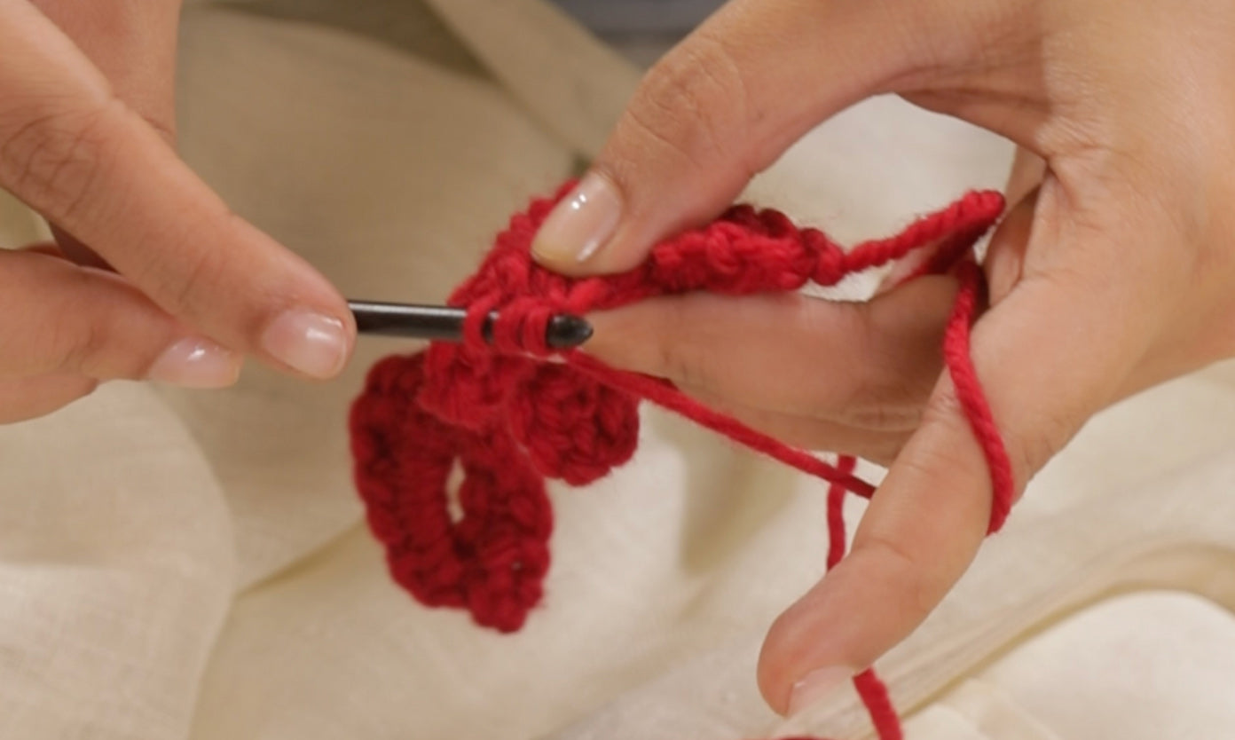 Tunisian Crochet: The Beautiful Blend of Knitting and Crocheting Every Maker Loves