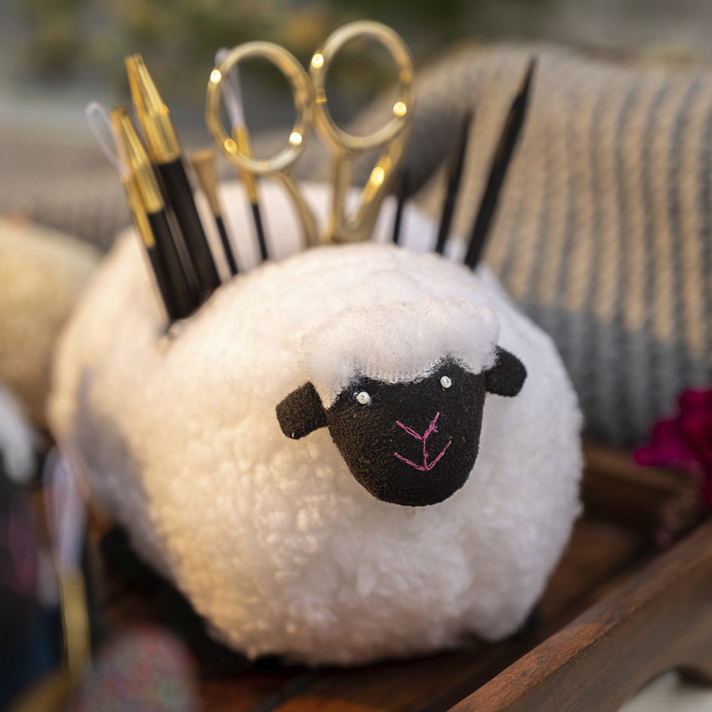 【在庫セール】Lantern Moon Accessories Holder-S Baabs Knitting Accessory Holders | Ewe-Shaped | Lantern Moon